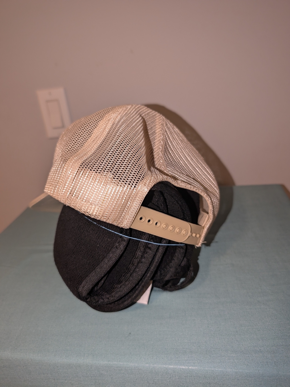 Vintage Hiawatha Horse Park Sarnia Ontario Beige Trucker Hat - Picture 2 of 3